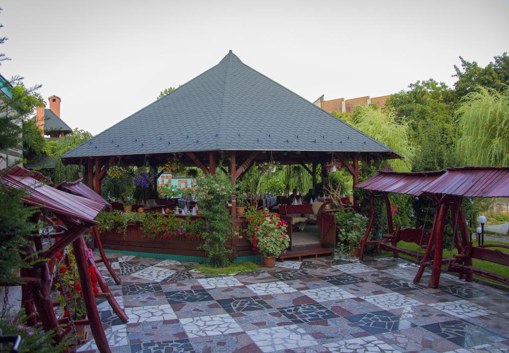 Hotel Carpati Baia Mare Buitenkant foto