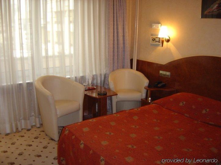 Hotel Carpati Baia Mare Kamer foto