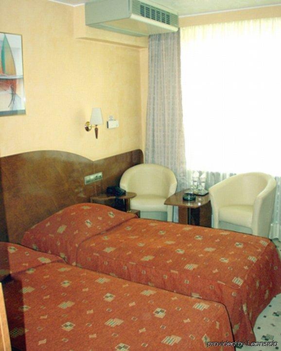 Hotel Carpati Baia Mare Kamer foto