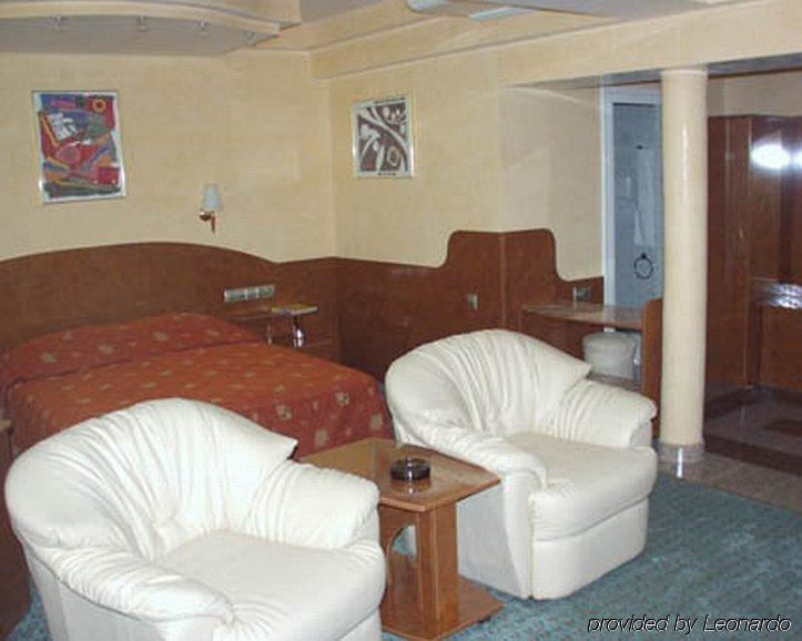 Hotel Carpati Baia Mare Kamer foto